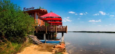 Kleine Brasserie am See