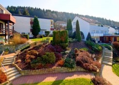Nebengeb�ude mit Hotelgarten