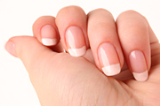 Mit der French Manicure zu schnen Ngeln